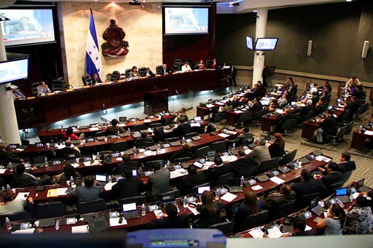 Analista urge al Congreso a responder renuncia de Ana Paola Hall 1 Congreso Honduras 1 1