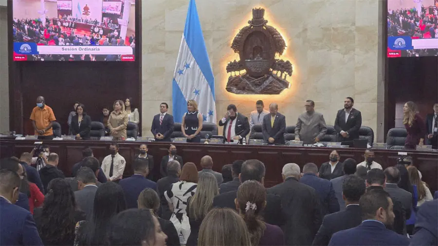 Renuncia sin efecto, TREP sin vigencia: Congreso hunde más el calendario electoral 1 Congreso Nacional 29 07 25.jpg