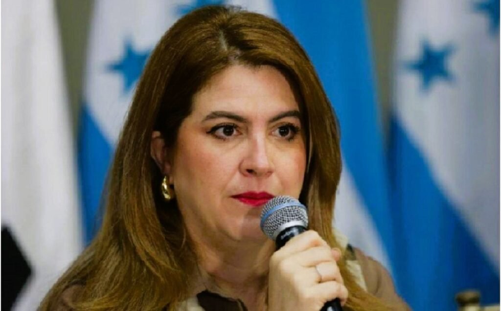 Cossette López responde al fiscal general: “No tengo temor a la verdad documentada” 1 Cossette lopez 3 3 1024x636 1