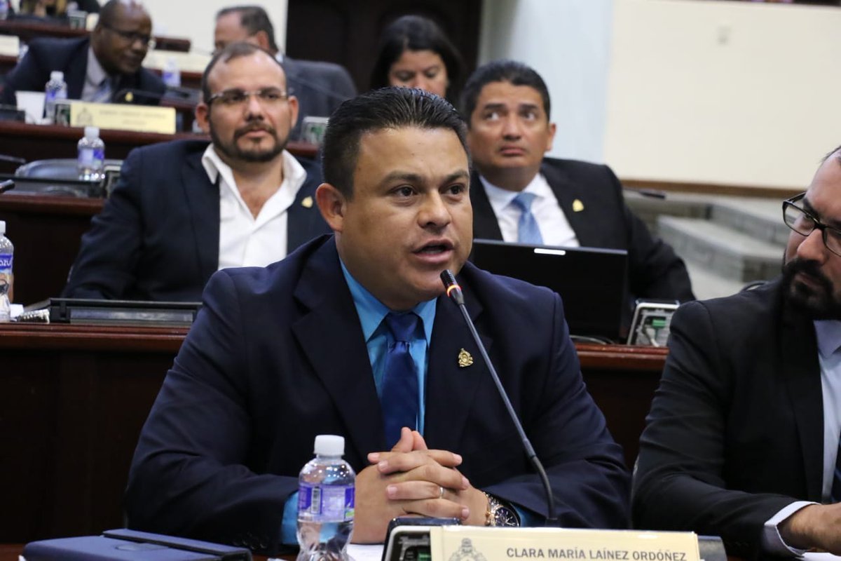Bancada del Partido Nacional condena “persecución política” contra diputado Nelson Márquez 1 DkmwuWAUYAEw3OK