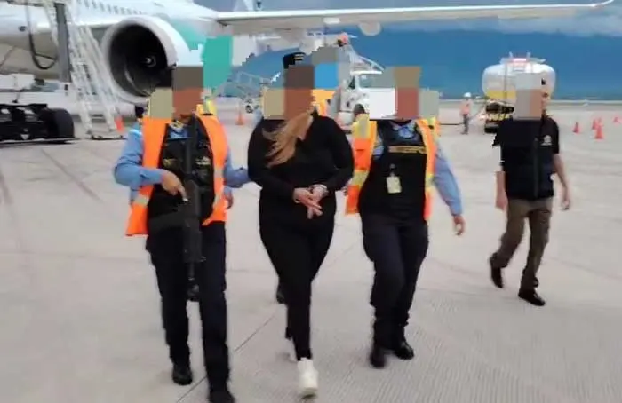 Extraditan desde España a hondureña acusada de pornografía infantil contra una menor 1 EXTRADITADA.jpg
