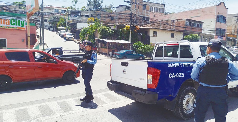 Fuerzas policiales y militares mantienen intervención en El Pedregal por desaparición de dos jóvenes 1 PEDRE 1