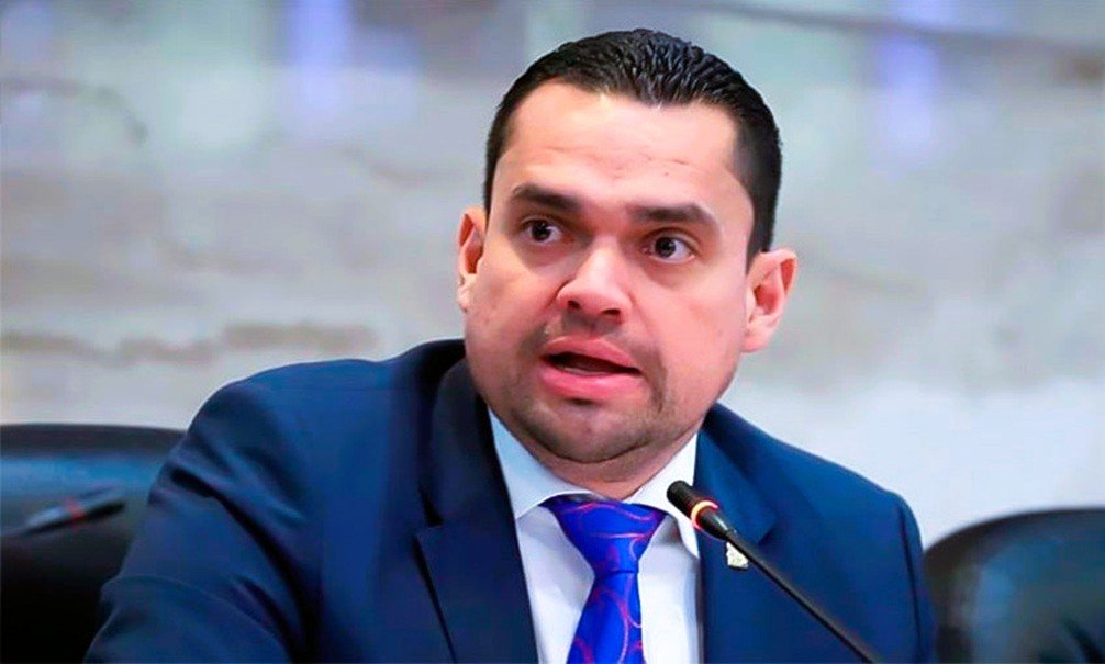 Tommy Zambrano critica silencio del gobierno tras cancelación del TPS: “No se trata de política, se trata de vidas” 1 Tomas Zambrano 1