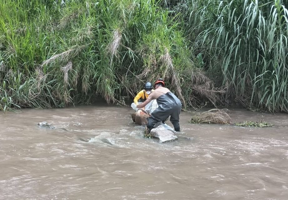 Hallan cuerpo decapitado en río Guacerique, a la altura de la Flor del Campo 1 WhatsApp Image 2025 07 02 at 14.32.01
