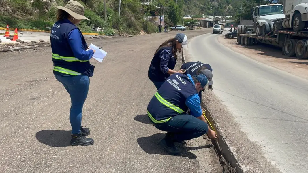 Comienzan obras en la carretera a Trojes tras presión directa de Xiomara Castro 1 danli.jpg