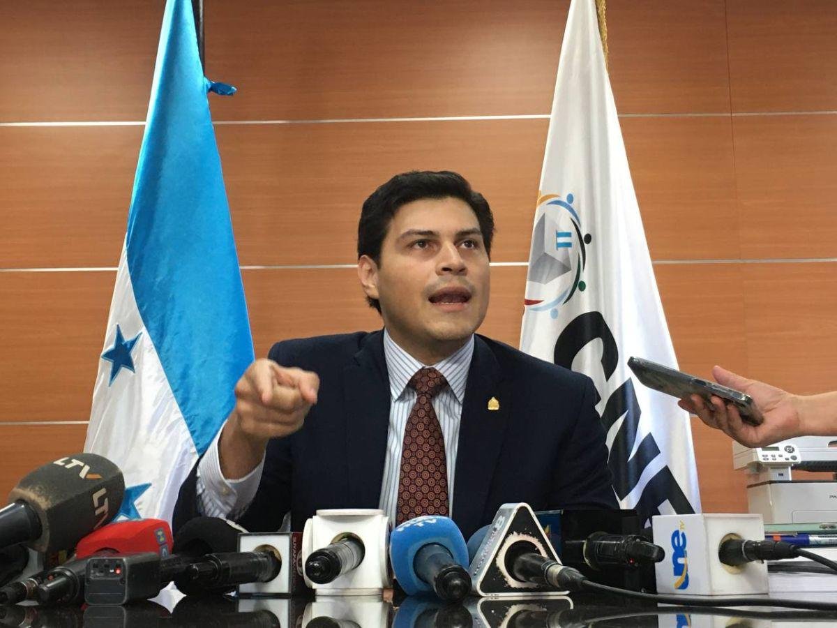Diputado Marlon Lara descarta que Marlon Ochoa presida el CNE en estas elecciones 1 funcionarios arremeten contra la opos 8541128 20240913182556
