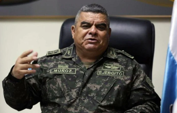 General Ramiro Muñoz deja el INP entre polémica y declaraciones dramáticas 1 general munoz 1507c