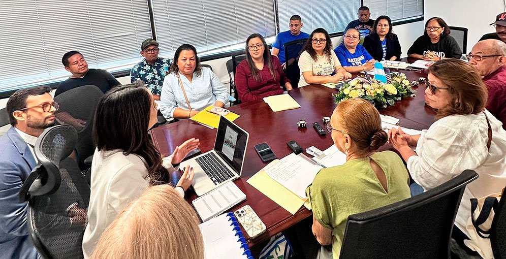 Consulado de Los Ángeles se reúne con hondureños tras cancelación del TPS 1 reunion 3