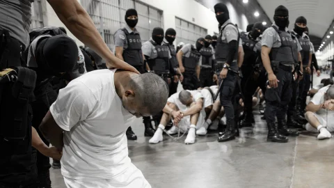 Corte de apelaciones revierte fallo que declaró en desacato al Gobierno de Trump por vuelos de deportación 1 059ce4dd71ed737c73453453454ff631d693b885d555c84d0