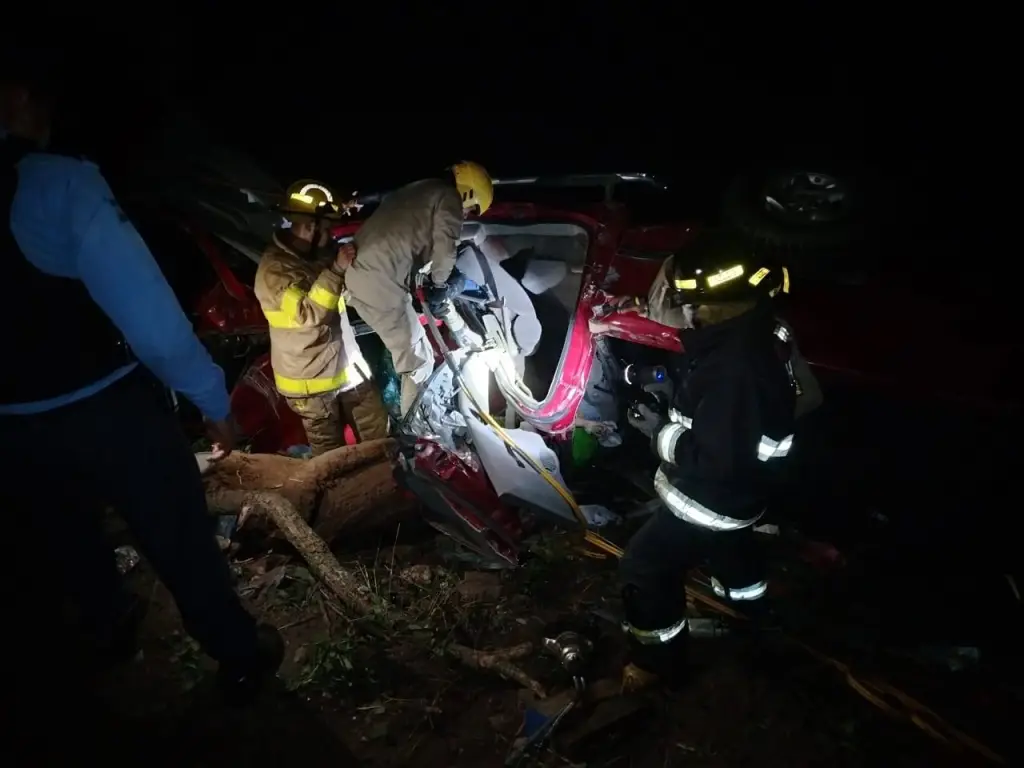 Familia muere en trágico accidente en carretera hacia Olancho 1 532115021 786204710600334 5740716633083667765 n