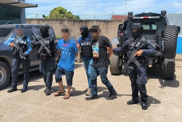 Capturan a dos presuntos miembros de “Los Mejía” ligados a homicidio en Catacamas 1 533402721 122158225772756684 8462731948882580163 n