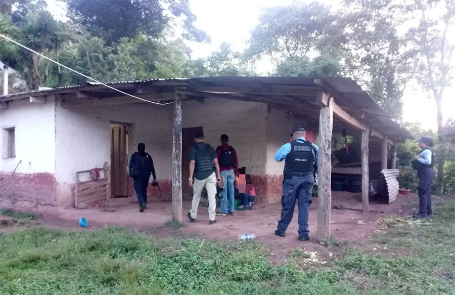 Operación Nacional VII concluye con más de 700 detenidos y millonarias incautaciones 1 Allanamiento casa humilde.jpg