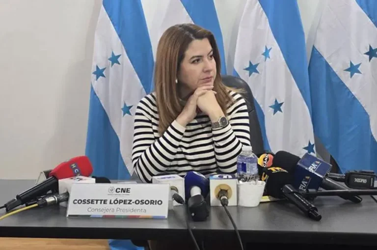 CNE confirma cinco empresas en carrera por el TREP y mantiene fecha de elecciones 8 Cossette Lopez.jpg 1