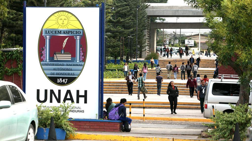 UNAH advierte que título universitario ya no garantiza empleo en Honduras 1 UNAH 1 1