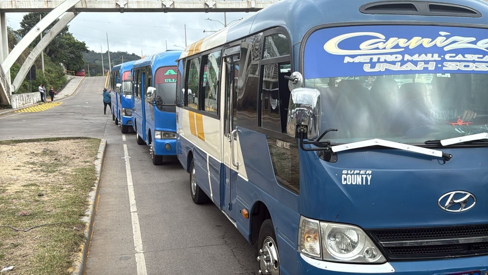Transportistas protestan hoy en Tegucigalpa por permisos “ilegales” otorgados por el IHTT 1 WhatsApp Image 2025 08 04 at 9.08.29 AM