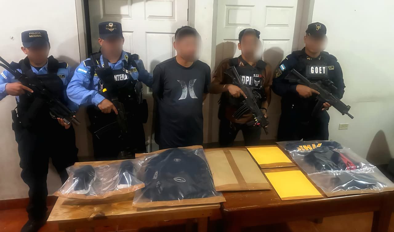 Detienen a ladrón con equipo robado de la alcaldía de Copán en punto de control 1 WhatsApp Image 2025 08 12 at 11.04.15 AM