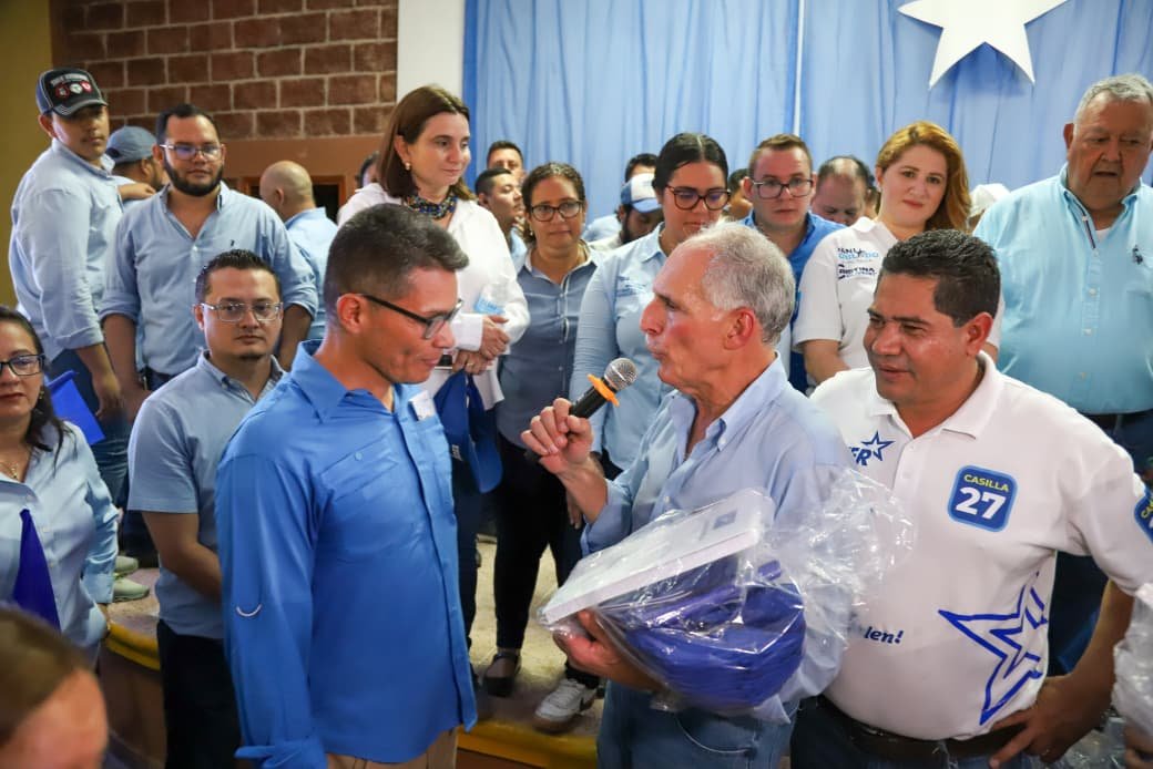 “Un departamento productivo como El Paraíso necesita los kits de infraestructura para salir adelante”: Papi a la Orden 1 WhatsApp Image 2025 08 17 at 4.47.40 PM