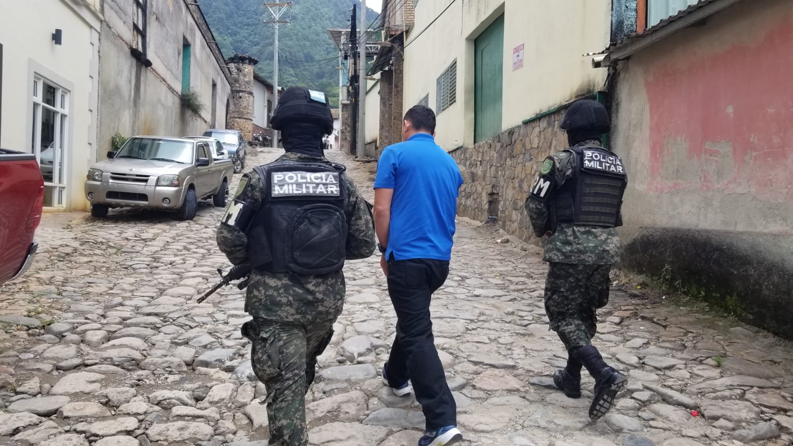 Agente penitenciario es detenido por intentar ingresar armas y munición a centro de Morocelí 1 WhatsApp Image 2025 08 22 at 1.54.35 PM