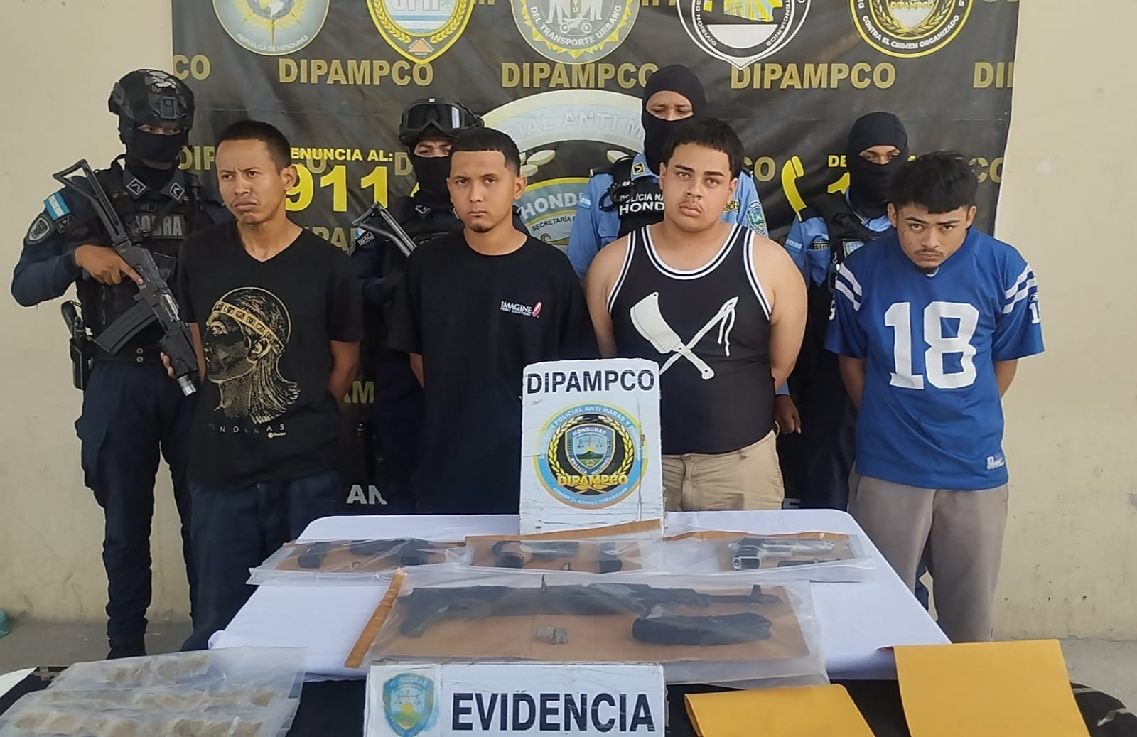 Policía captura a cuatro gatilleros de la Pandilla 18 en la colonia Flor del Campo 1 WhatsApp Image 2025 08 26 at 1.39.40 PM