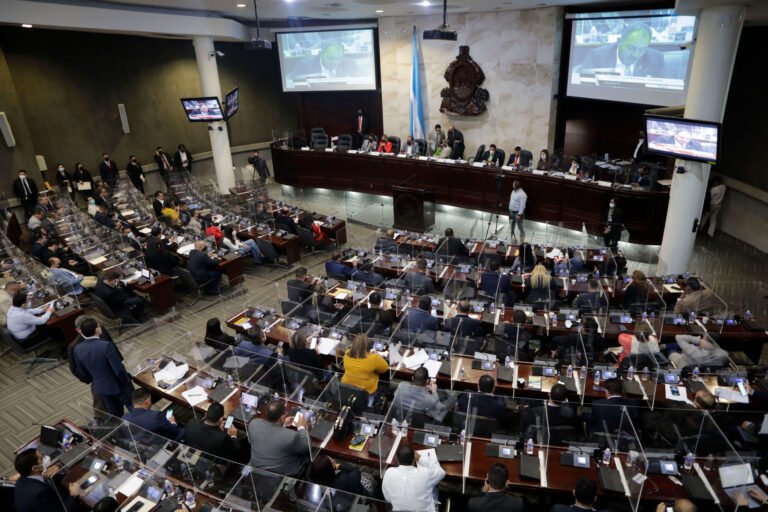 Congreso de Honduras rechaza injerencia de congresistas de EE. UU. y defiende soberanía nacional 1 Z5A1812 scaled 1