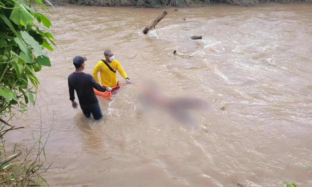 Encuentran cadáver de hombre desaparecido flotando en el río Guayape, Olancho 1 cuerpo olancho.jpg