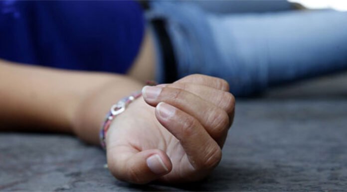 Joven asesinada a tiros mientras regresaba a su casa en Atlántida 1 muertes de mujeres 1 696x386 1