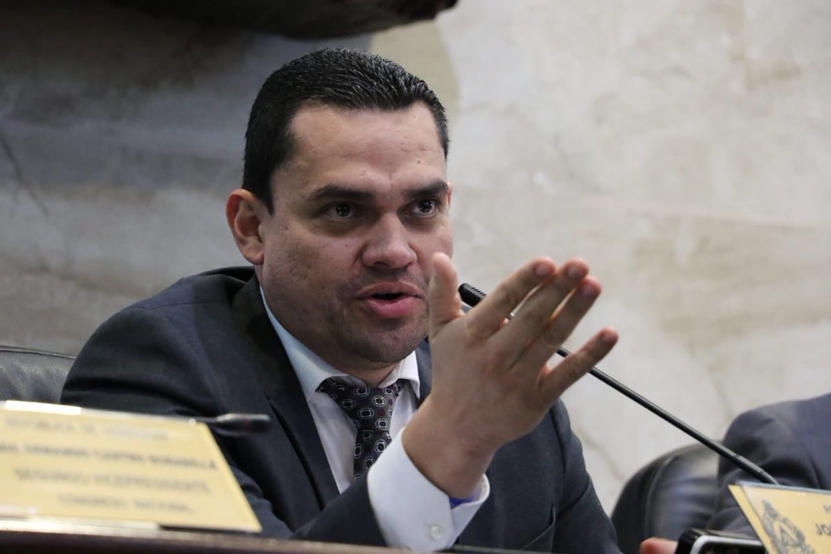 Tommy Zambrano respalda caminata de iglesias y arremete contra el gobierno por pancartas en la capital 1 tz