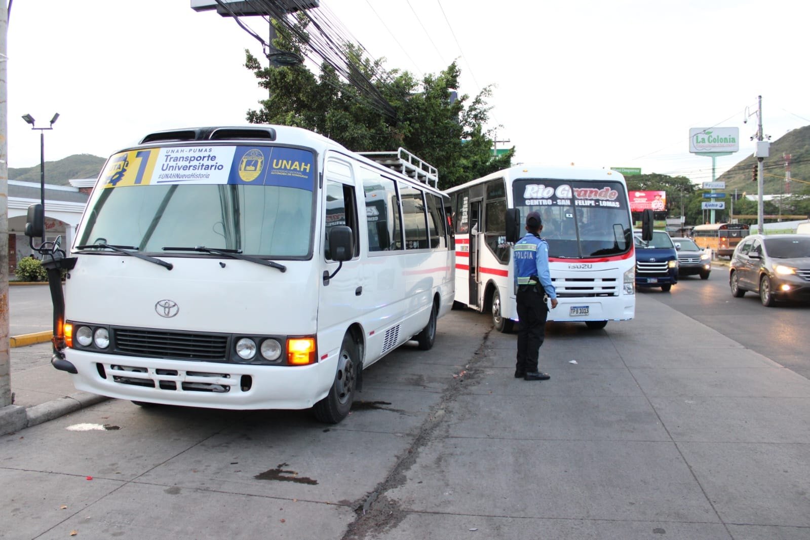 UNAH pone en marcha transporte gratuito para sus estudiantes: “Un paso hacia la inclusión” 1 544910372 1188810706616459 4946477421330986391 n