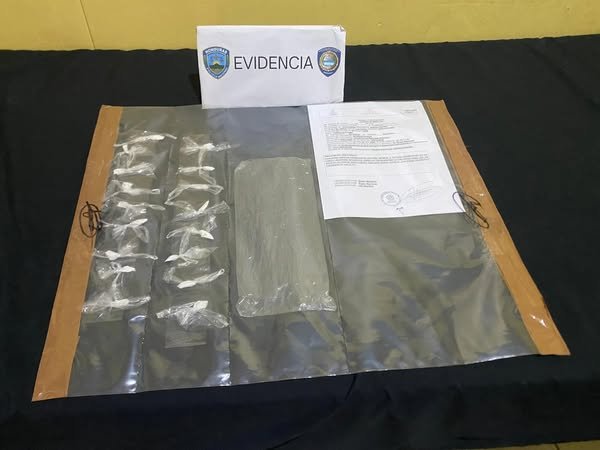 Capturan a dos personas con presunta droga en Tegucigalpa 2 554409800 122167038968756684 1731538623036599355 n