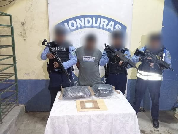 Operativo policial en Yoro deja dos detenidos y decomiso de marihuana 2 557834838 122168145158756684 837463536643955210 n