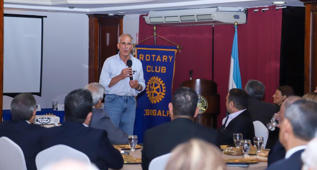 Nasry “Papi a la orden” Asfura presenta visión de gestión pública ante Club de Rotarios de Tegucigalpa 2 5e7224e6 fc7b 4e7a 86b0 07040fb5ec00