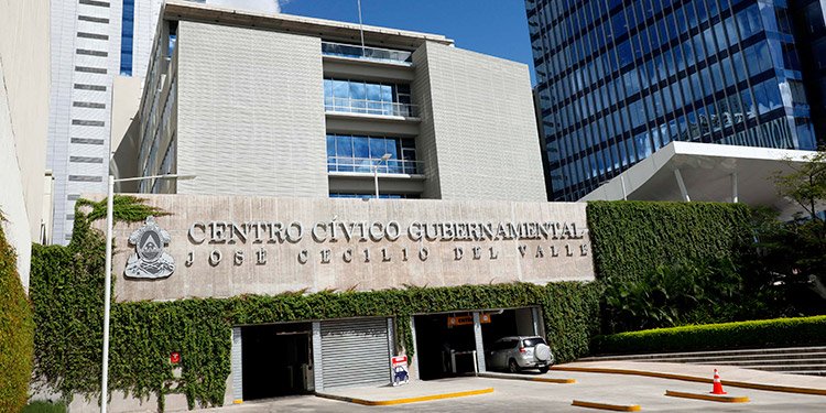 Colectivos de Libre exigen despido de funcionaria del IP por acoso y reclaman empleos para la base 1 CENTRO CIVICO