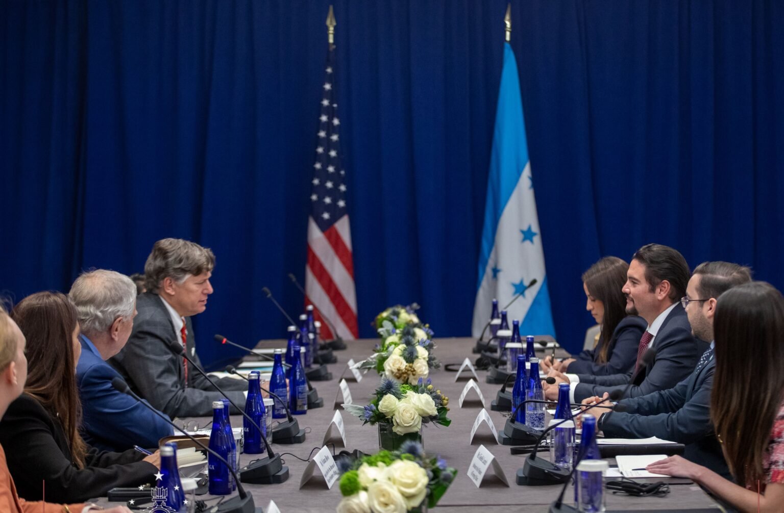 Honduras y Estados Unidos refuerzan vínculos en seguridad y migración durante Asamblea de la ONU 1 Christopher Landau Y jAVIER BU e1758906551527 1536x1006 1