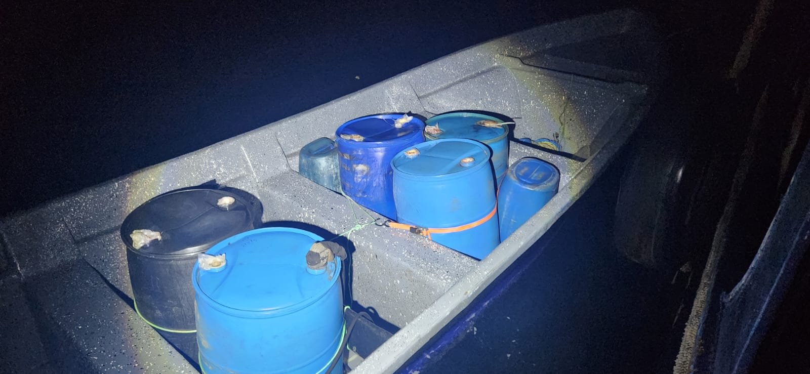 Fuerzas Armadas interceptan embarcación con supuesta droga en costas de Gracias a Dios 1 G0U62RPX0AA9vt8