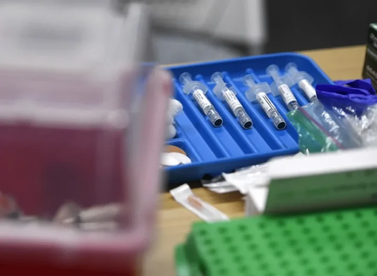 Plan de Florida contra vacunación obligatoria reaviva riesgo de sarampión en EE. UU. 17 Vacunas Sarampion