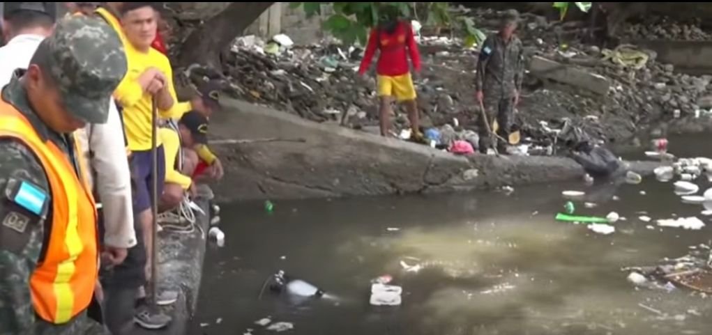 Buzos navales reanudan búsqueda de Elvis Bautista, niño arrastrado por quebrada en San Pedro Sula 1 WhatsApp Image 2025 09 18 at 9.56.55 AM