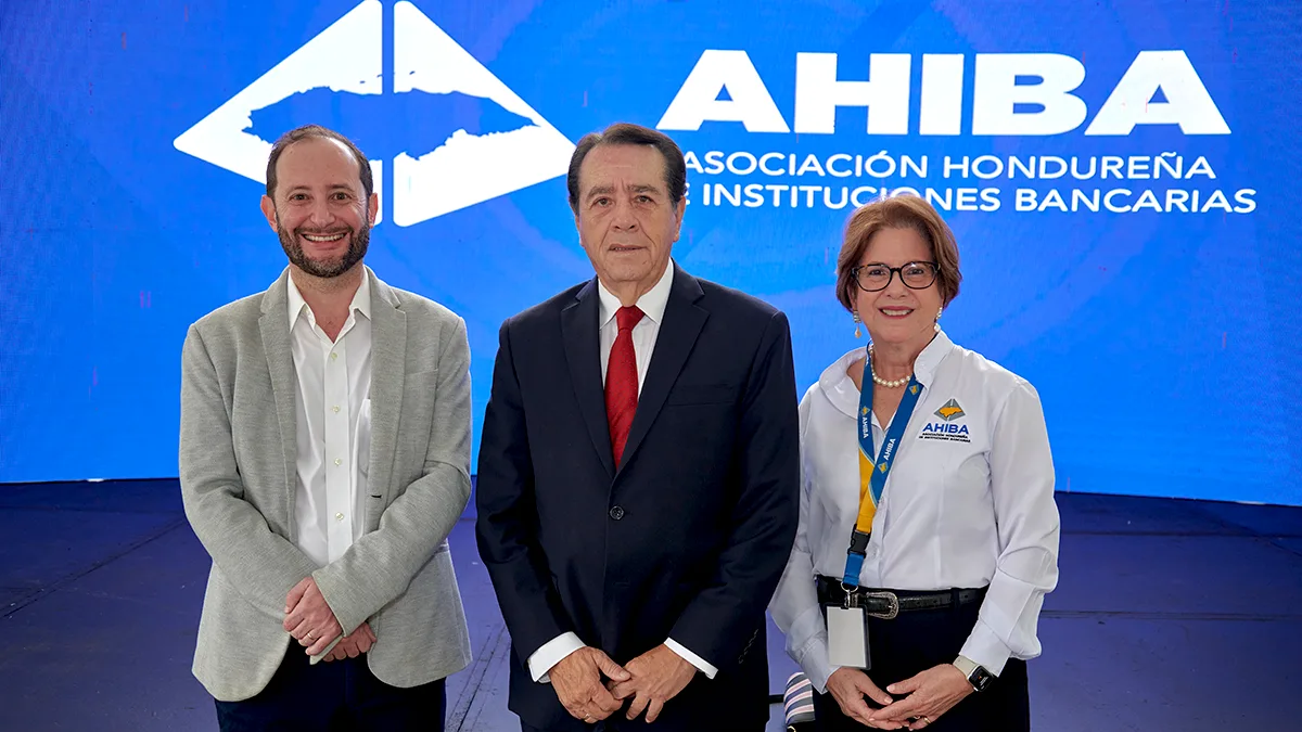 AHIBA proyecta que Navidad, siembras y el nuevo ciclo del café impulsarán una mayor demanda de créditos bancarios en Honduras 1 claves fortalecer pymes ahiba 01