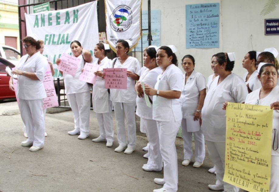 Salud en vilo mientras enfermeras auxiliares suman 22 días de protestas 1 enfermeras