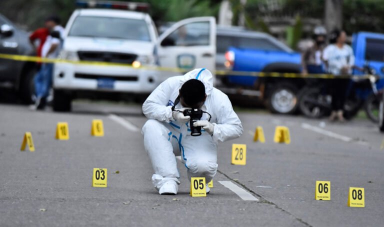 Sábado sangriento: cinco personas pierden la vida en distintos puntos de Honduras 13 escena del crimen el pais hn
