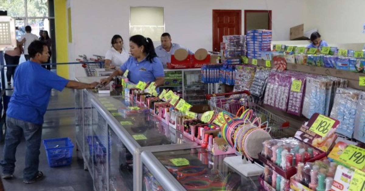 Polémica por denuncias de “invasión china” en el mercado hondureño 1 kb comercio1 051017 LP1114347 MG68643925