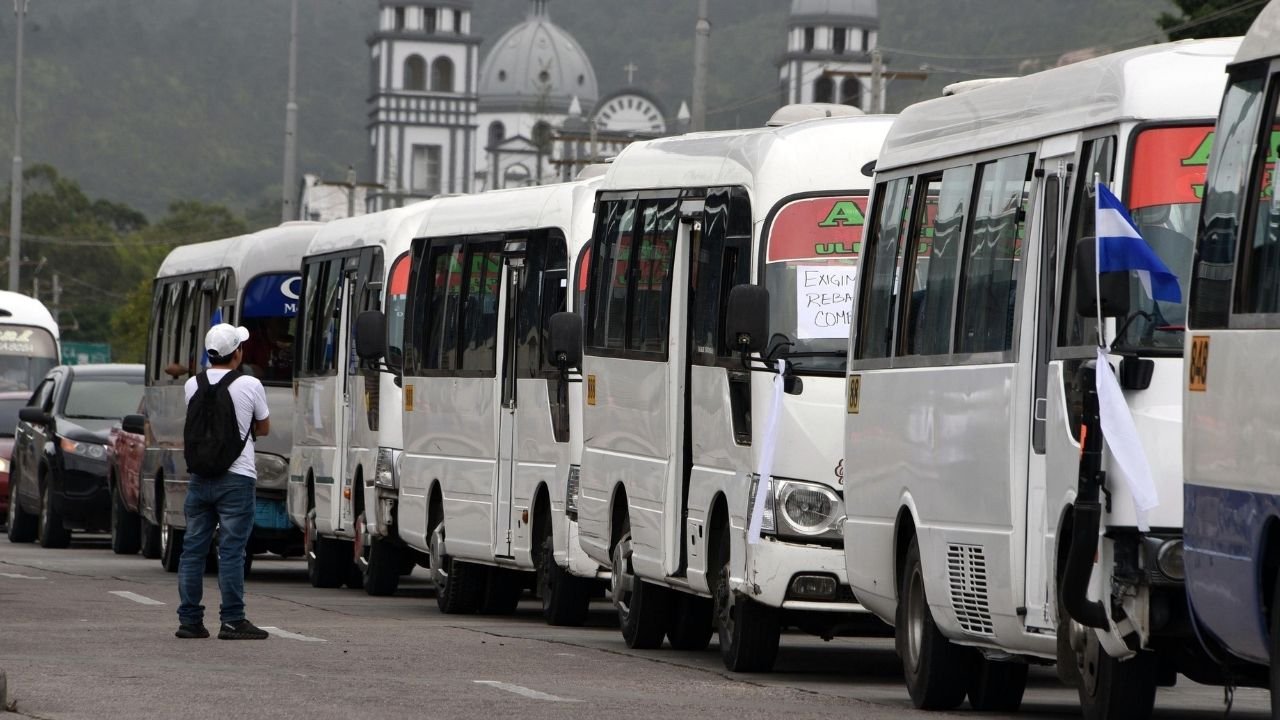 Gobierno abona parte del subsidio y transportistas descartan paros en el feriado 1 principal transportistas honduras
