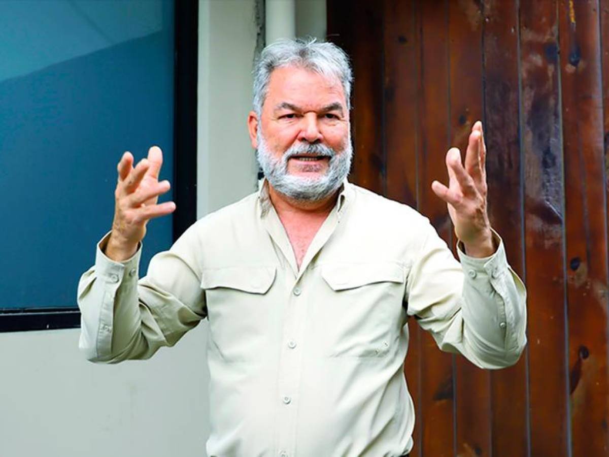Roberto Contreras ironiza sobre Manuel Zelaya: “Qué bien que ya lavó la chumpa” 1 roberto 819652 20220131130637