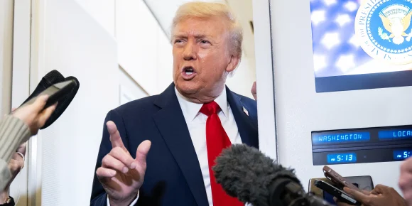 Trump evalúa reunión con Kim Jong Un durante su gira por Asia 4 251027 donald trump zz 01 d0017b