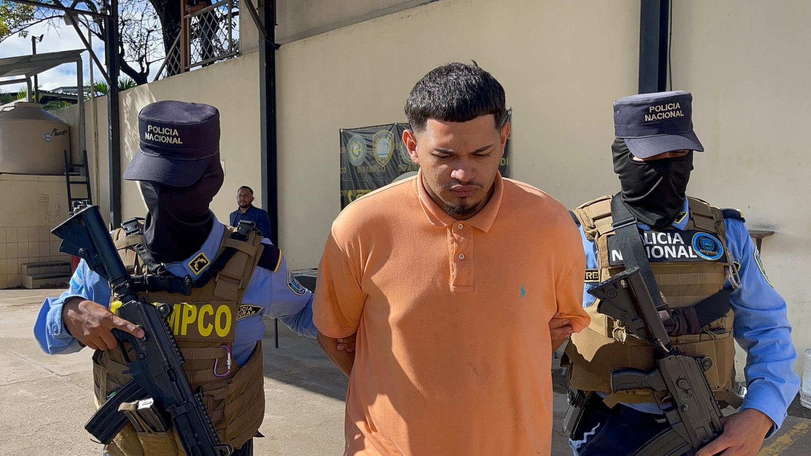 Capturan a dos presuntos vinculados a sicariato y tráfico de drogas en Tegucigalpa 1 65b65a39 d944 495c 8a0f 24b0f3c66015 scaled