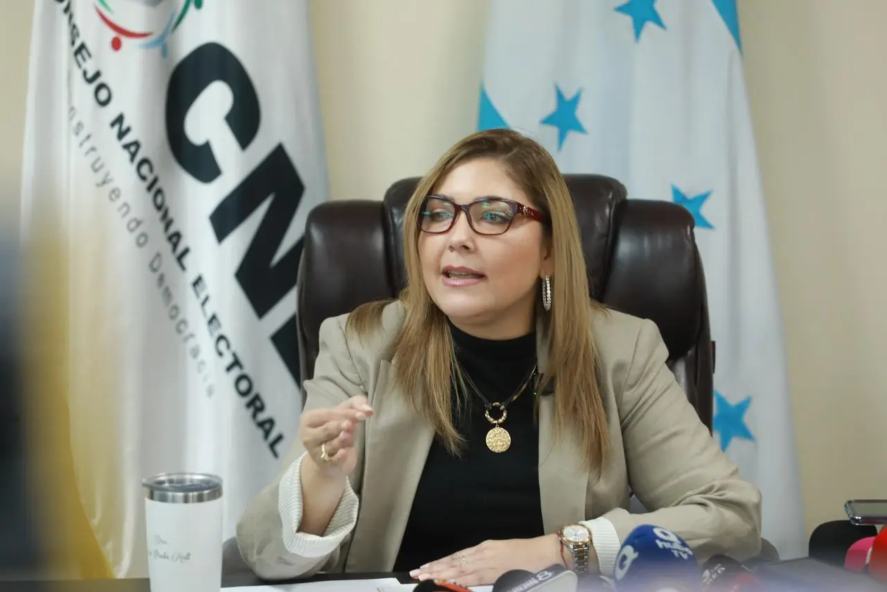 Hall reafirma que las Fuerzas Armadas deben acatar órdenes del CNE durante el proceso electoral 1 Ana Paola Hall presidencia 17.09 3.jpeg