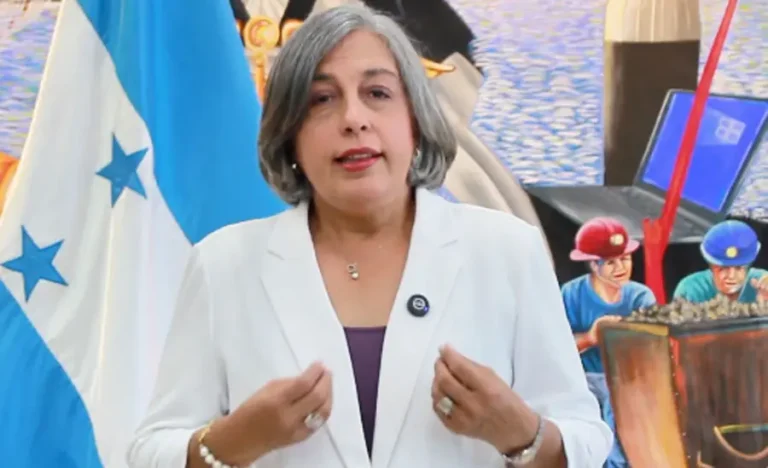 Cohep respalda extensión de sesiones del Congreso y avala autoconvocatoria de oposición 2 Anabel Gallardo 15 de septiembre.jpg