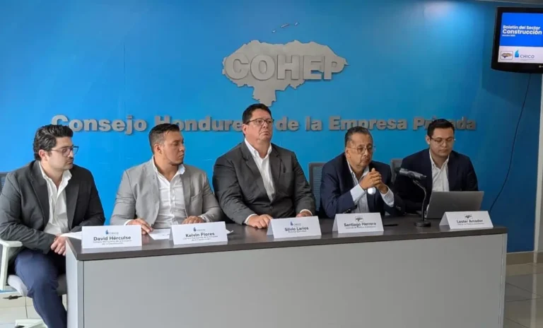 Ejecución de inversión pública en construcción crece, pero retos persisten en Honduras 4 Chico boletin construccion e1761345965595.jpeg