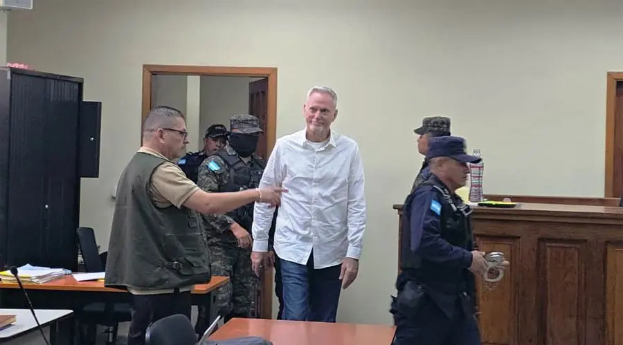 Tribunal impone 37 años de cárcel a estadounidense por explotación sexual infantil 1 Gary Lee Johnston.jpg 1