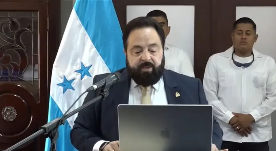 Luis Redondo aclara que reunión en el Congreso será solo con jefes de bancada 1 Luis Redondo 8 10 25.jpg 2