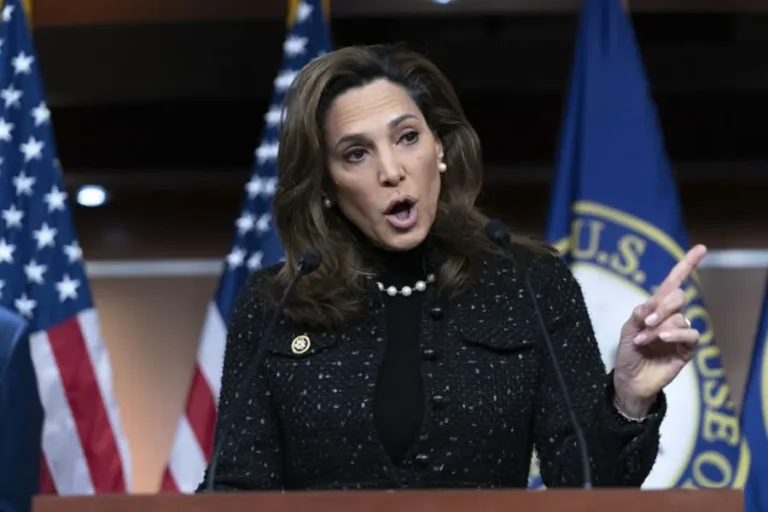 María Elvira Salazar apoya ofensiva de EE. UU. contra el régimen de Maduro 4 Maria Elvira Salazar.jpg